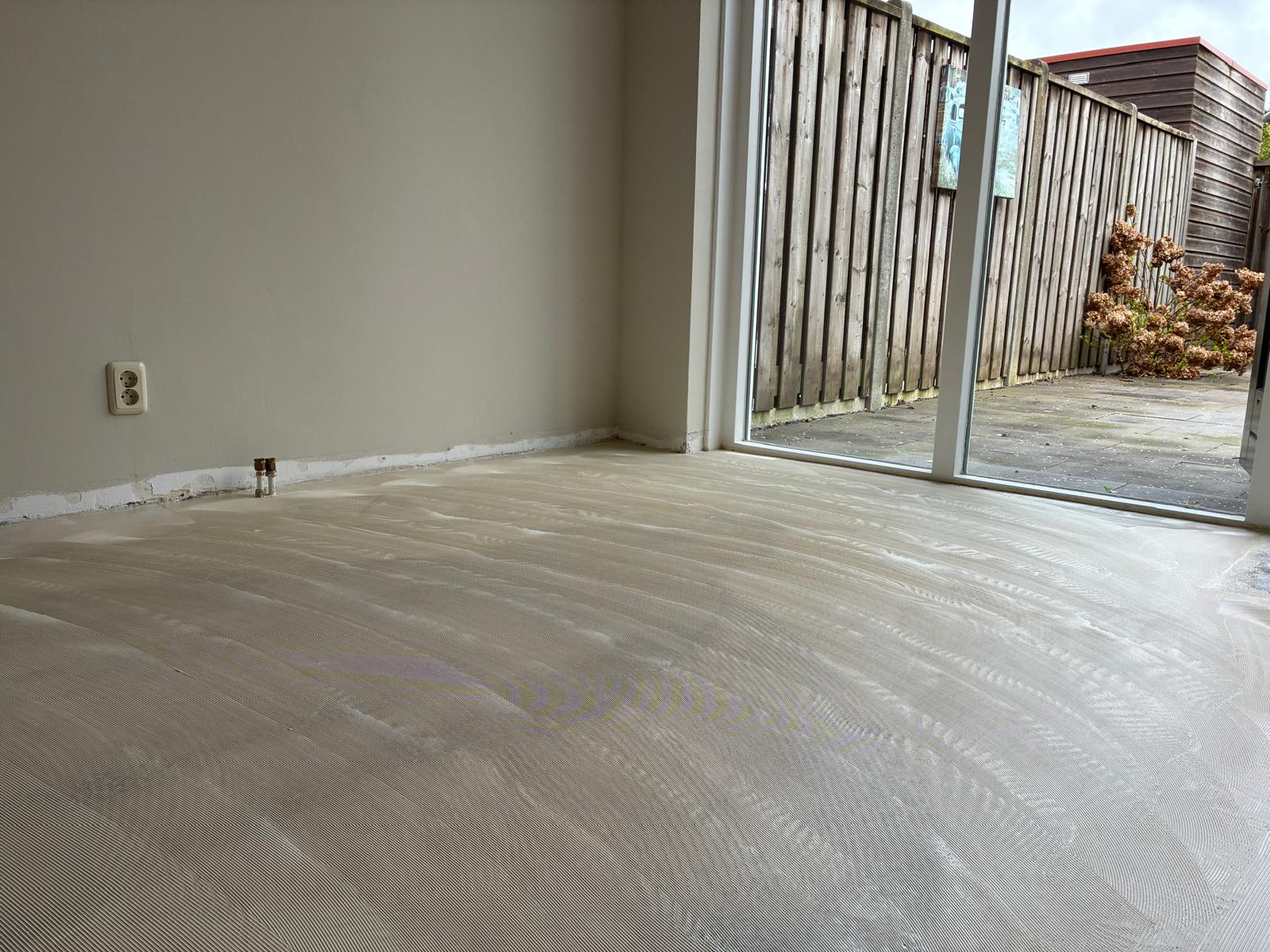 Voor: Prachtige visgraatvloer in Almelo